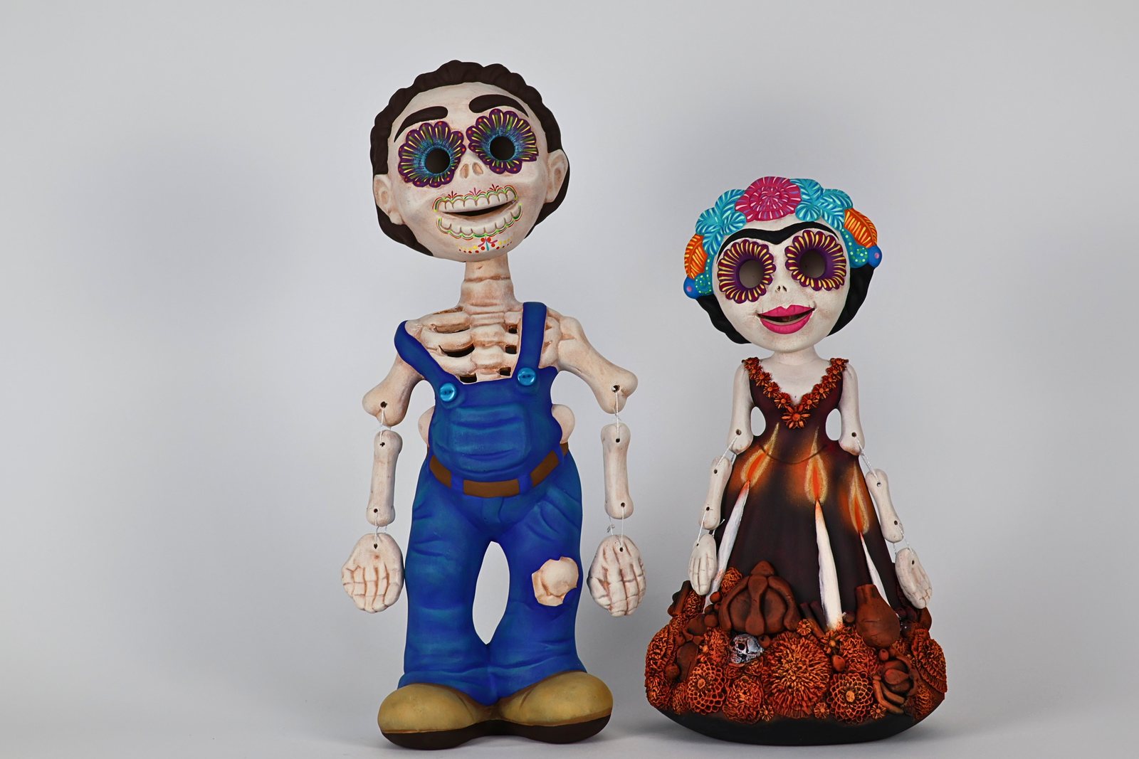 Pareja de catrines articulados pintados a mano, vista 1 de 4